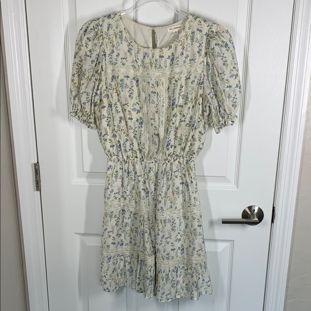 Blu Pepper floral and lace trim puff sleeve mini dress size large